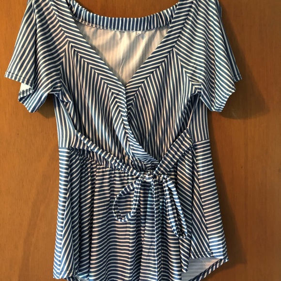 Off shoulders top - Picture 3 of 4